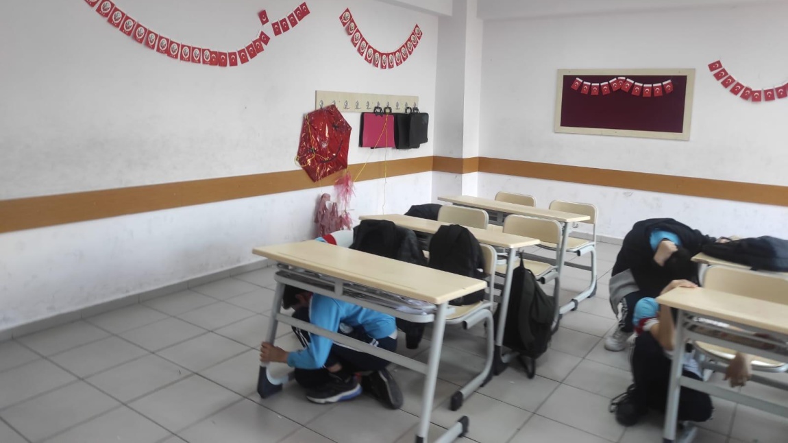 14 MAYIS 2025 TARİHİNDE OKULUMUZDA DEPREM TATBİKATI GERÇEKLEŞTİRİLDİ.